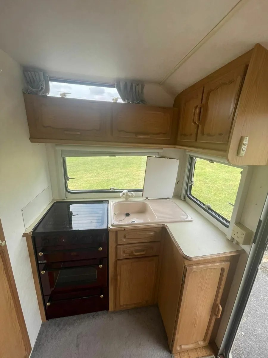 Caravan - Image 2
