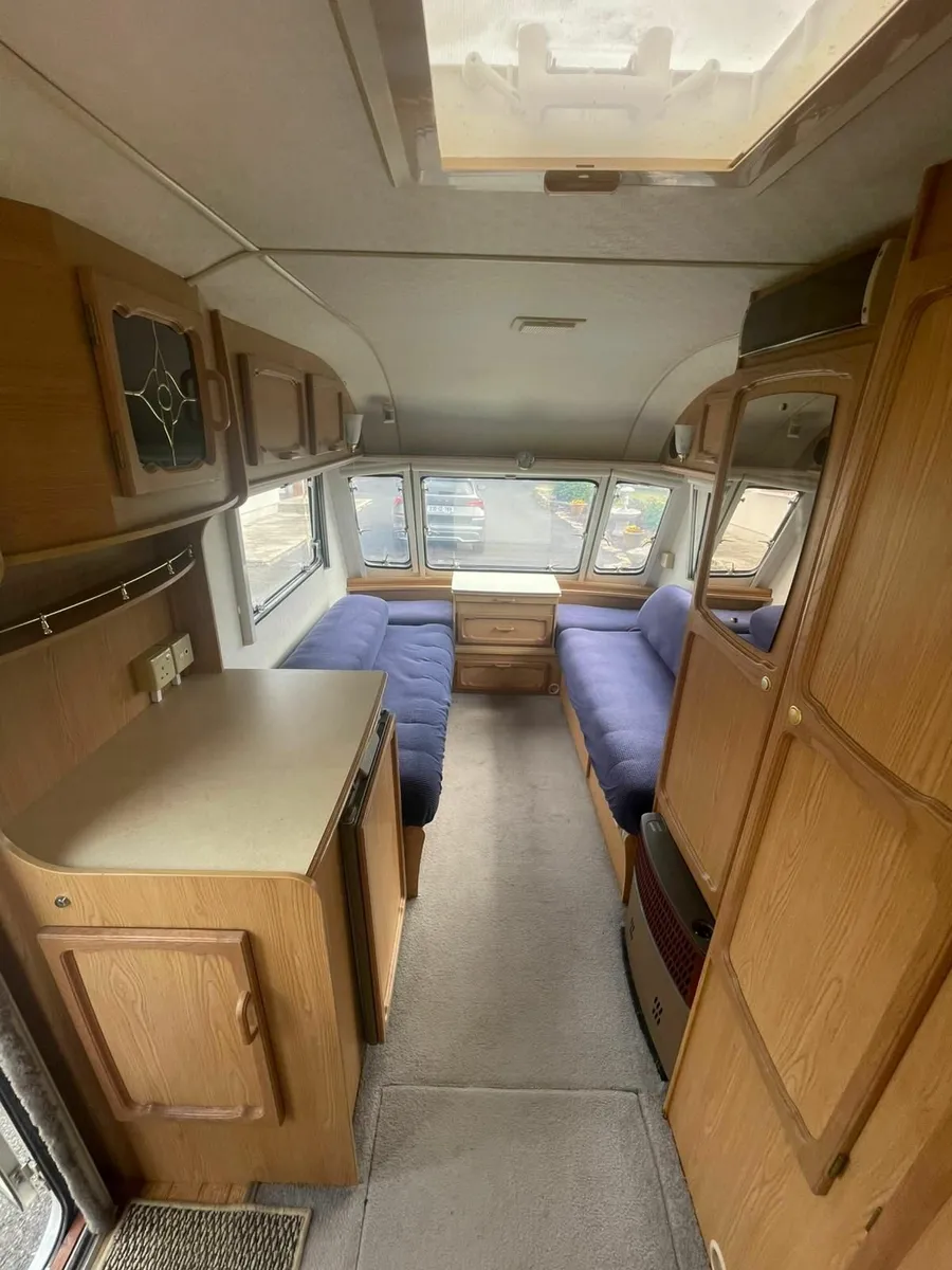 Caravan - Image 4