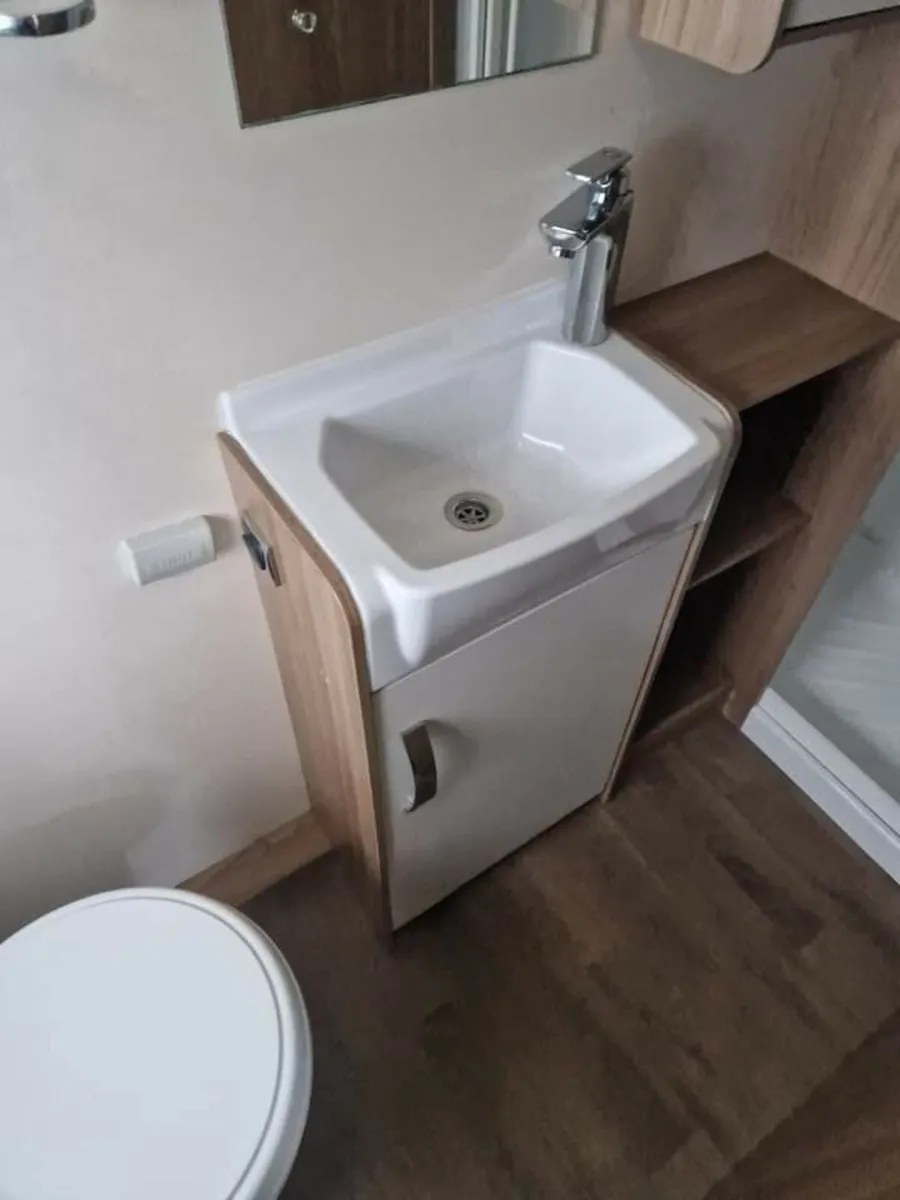 Caravan - Image 2