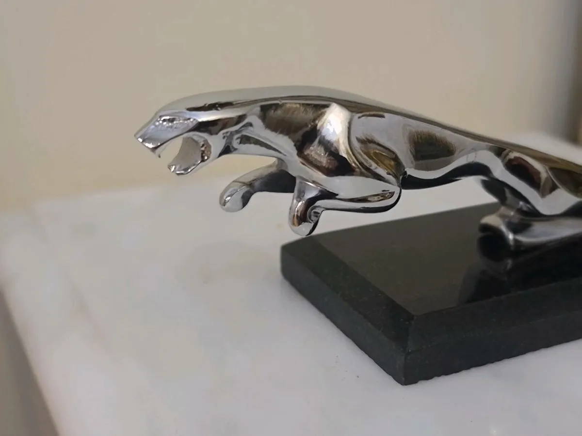Exquisite leaping Jaguar - Image 3