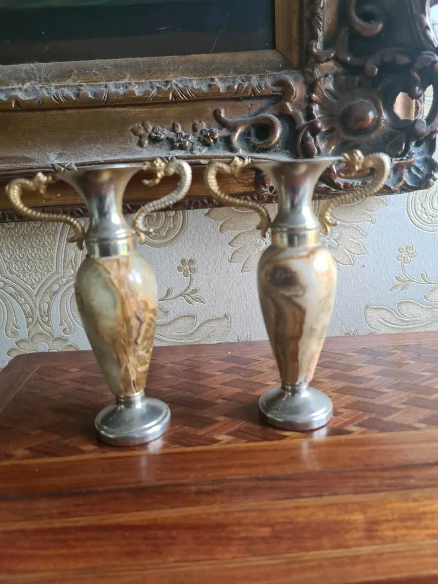 Italian carved vases - Image 2