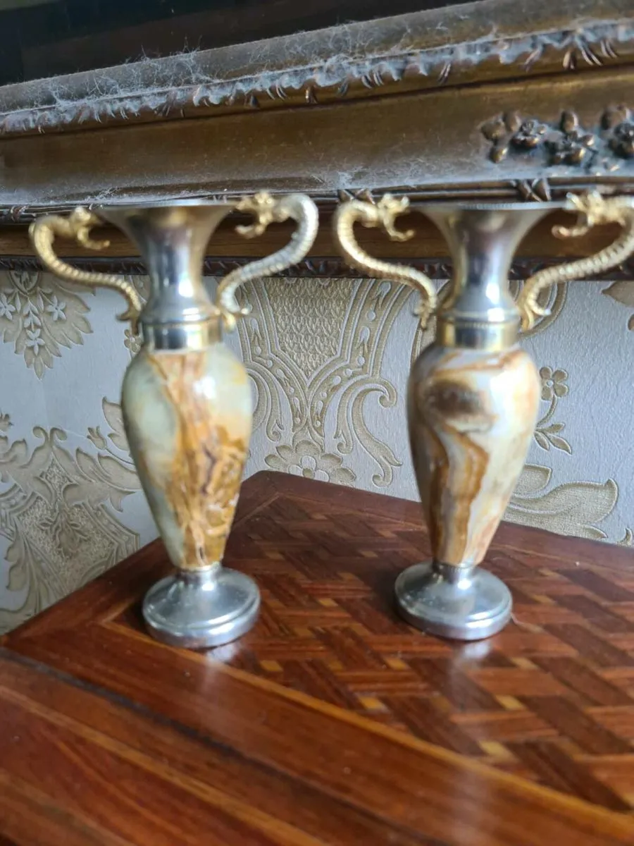Italian carved vases - Image 3