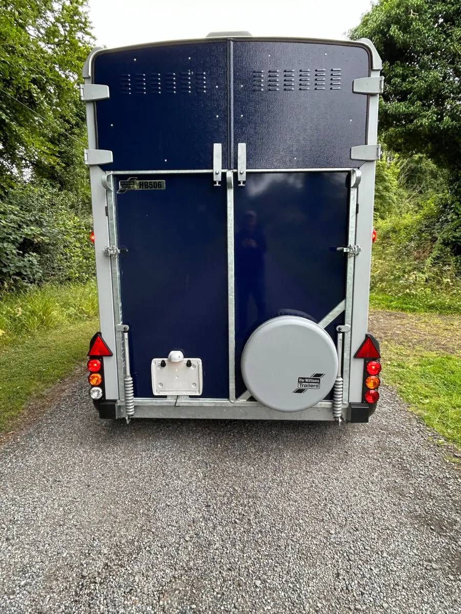 New Ifor Williams HB506 Deluxe in Blue - Image 2