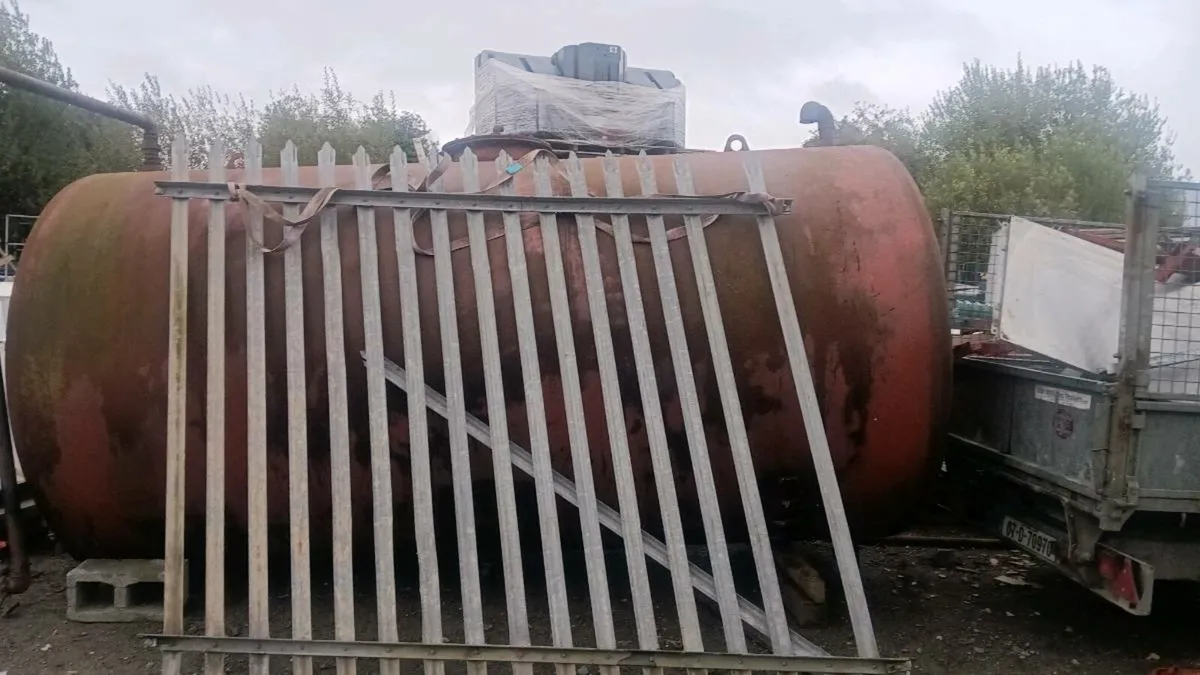fuel tank - Image 2