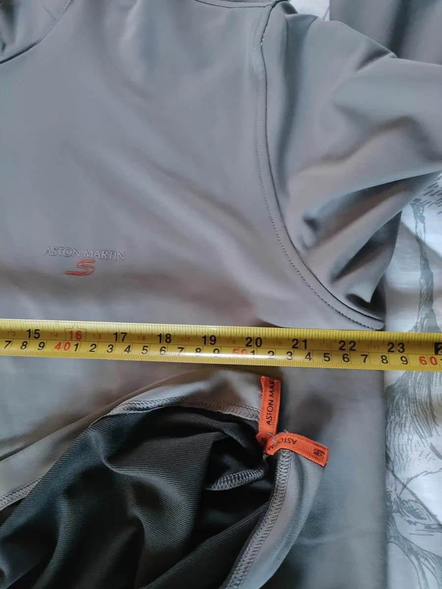 Aston Martin 1/4 zip sweater L - Image 3