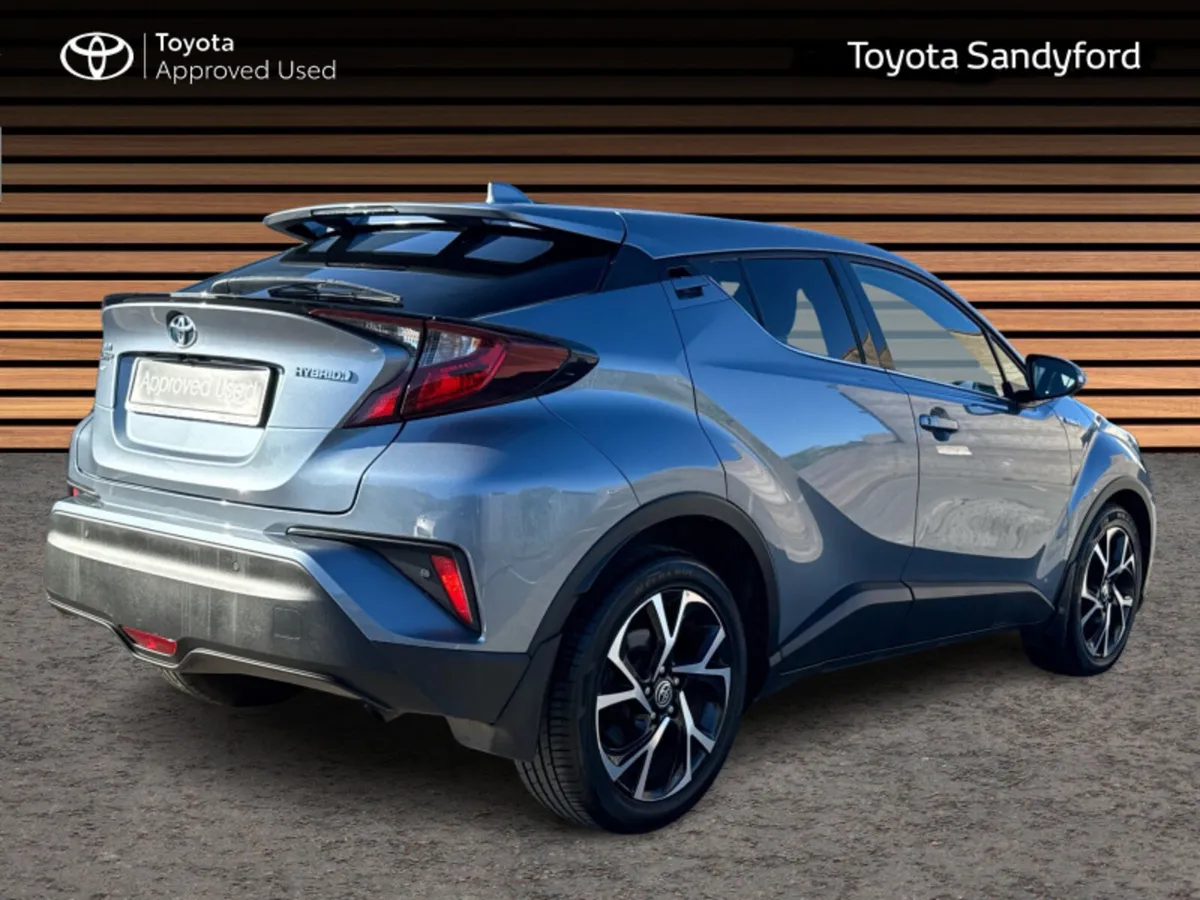 Toyota C-HR HYBRID SPORT // REAR CAMERA // BLUETOO - Image 2