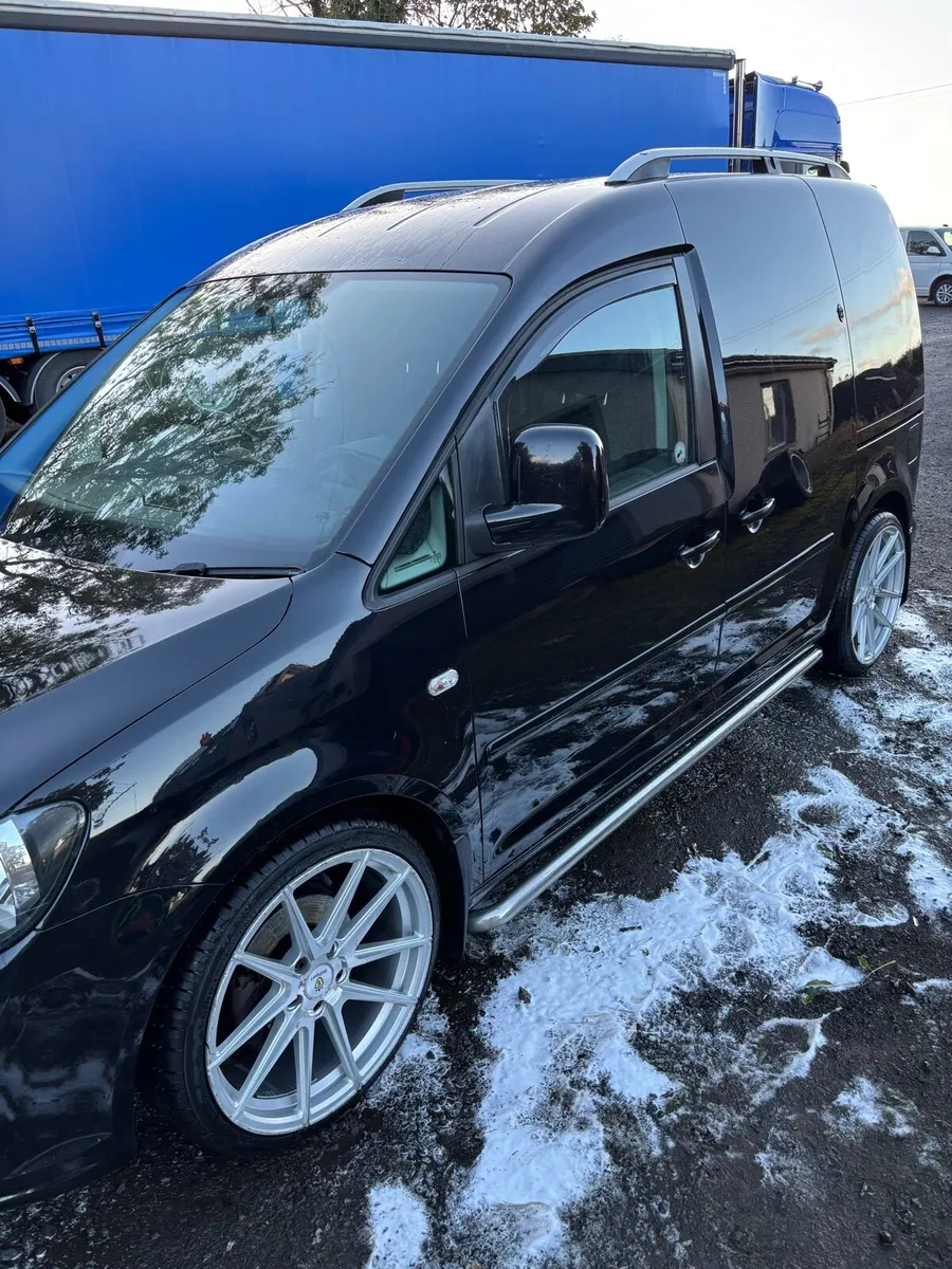 Van - Image 2