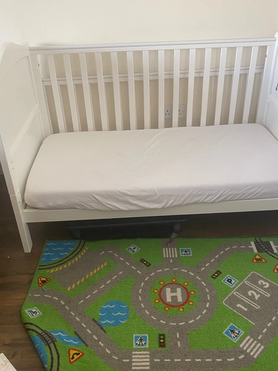 Cot bed - Image 1