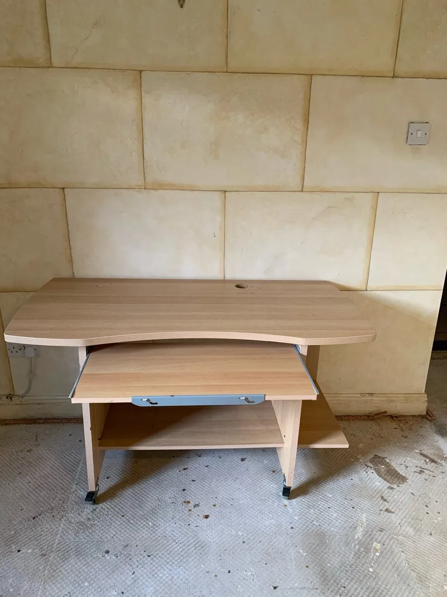 Study desk - Image 3