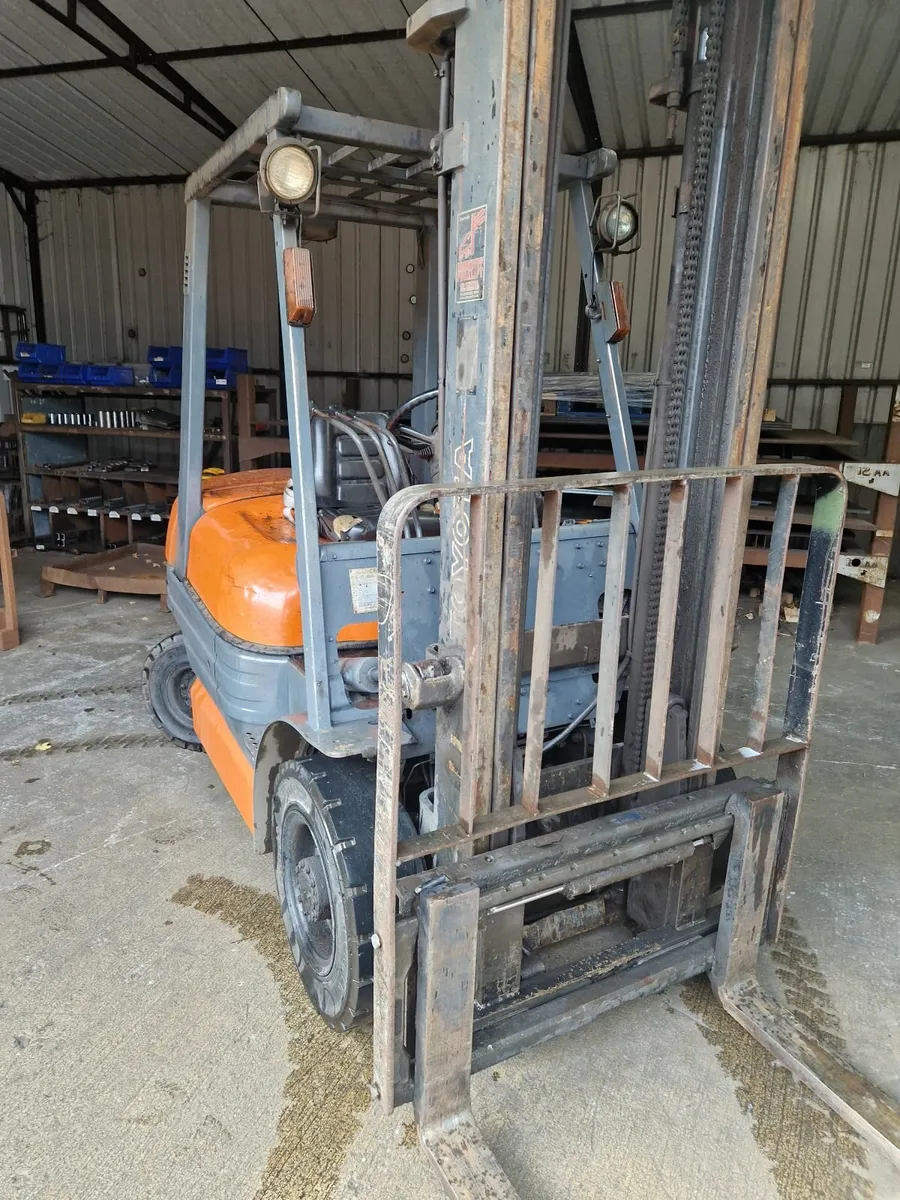 forklift - Image 2