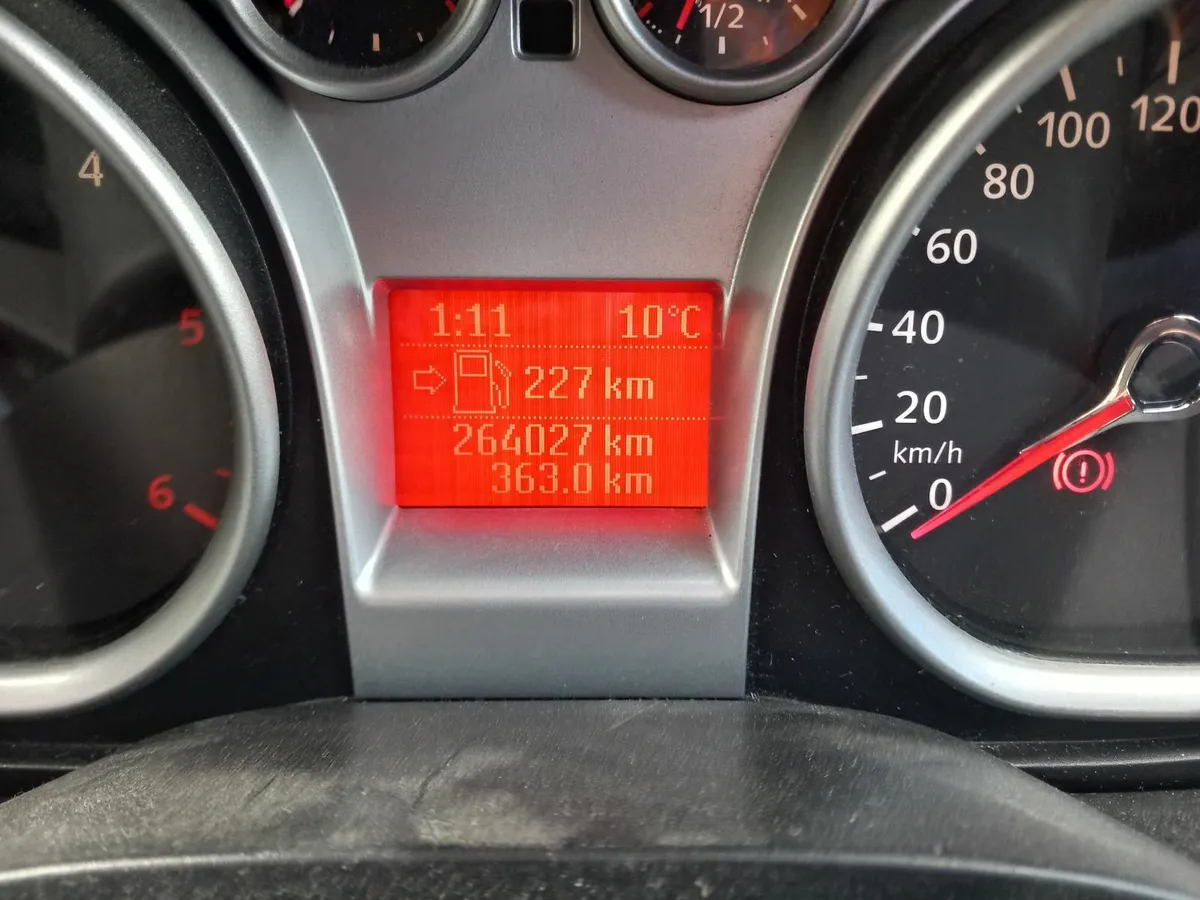 Ford Focus 2010 - Image 4