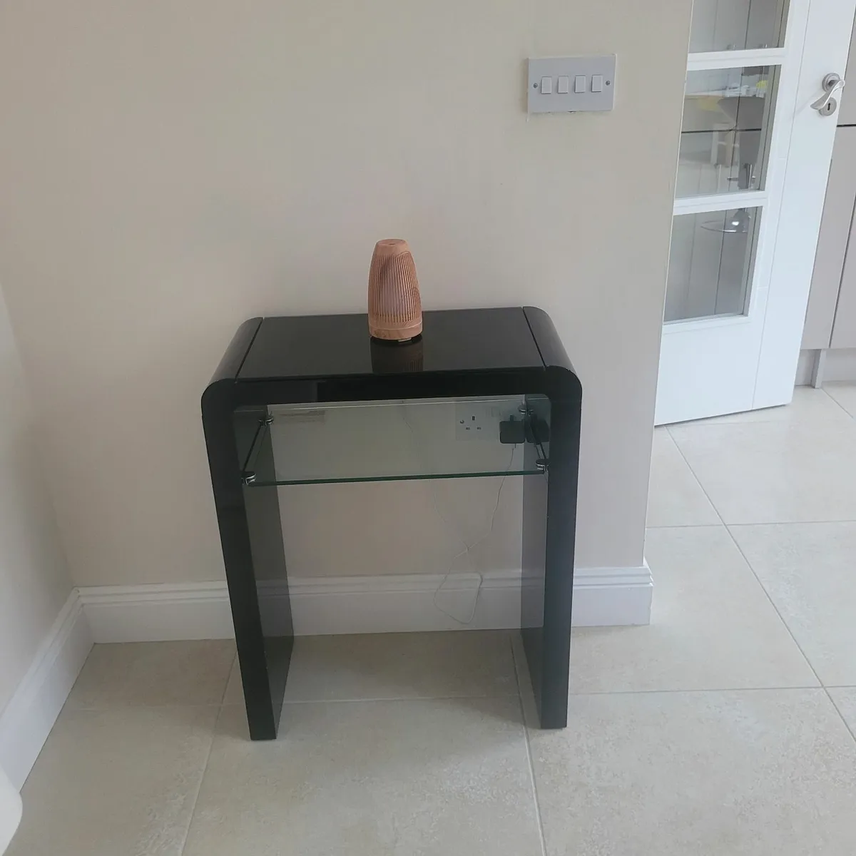 Black console table - Image 1