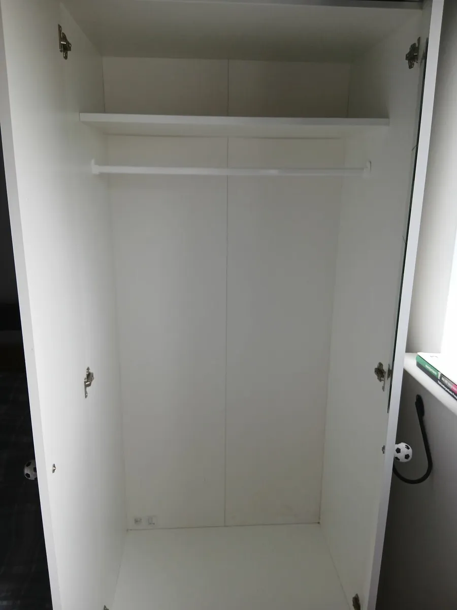 Bed and wardrobe - Image 3
