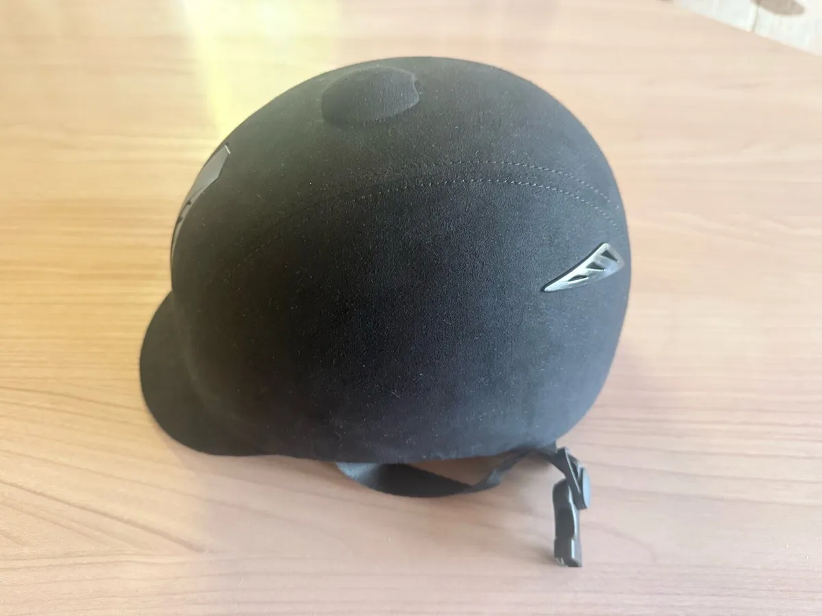 Children’s horse riding helmet - Image 4