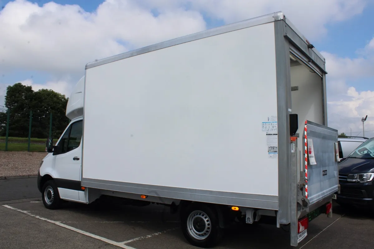 2022 Mercedes-Benz Sprinter 315 Luton Tail Lift - Image 2
