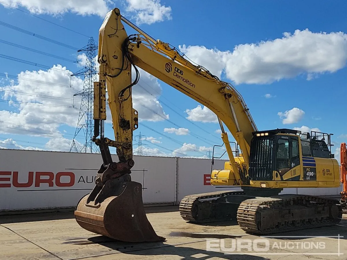 2017 Komatsu PC490LC-11 - Image 1