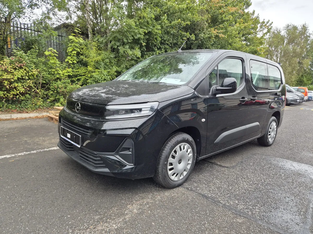 OPEL COMBO/2025/AUTO/WHEELCHAIR ACCESS/TAXI SPEC - Image 2