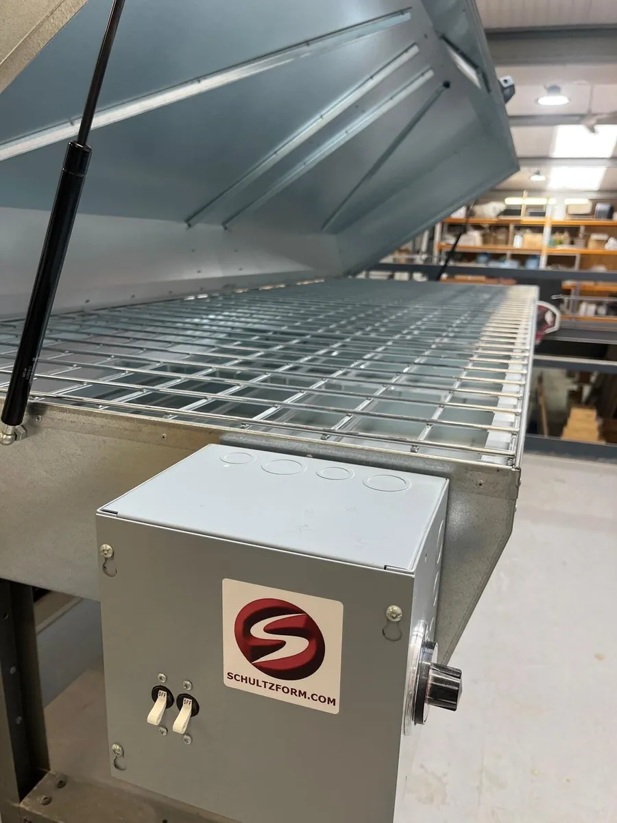 Thermoformer vacuum and oven. - Image 4
