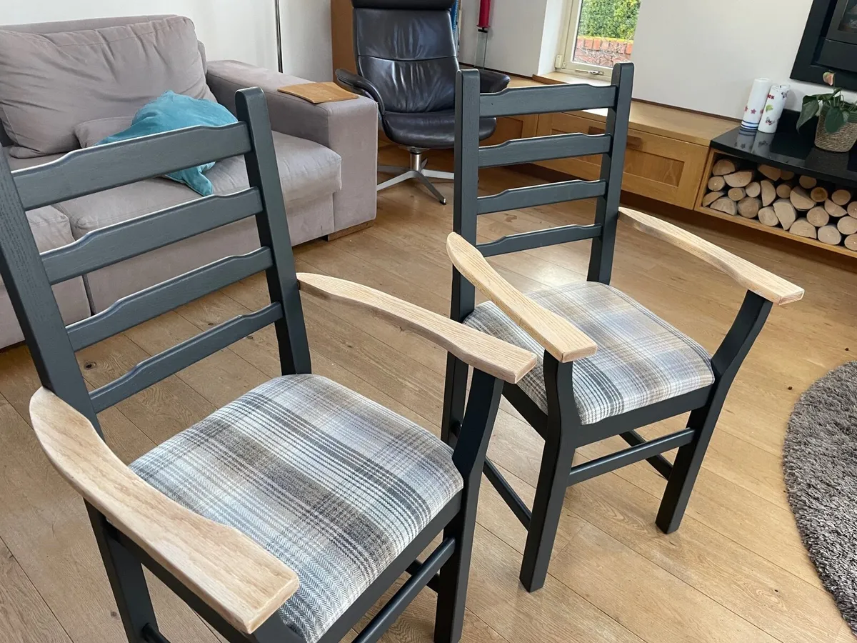 Dining table and chairs (solid oak) - Image 3