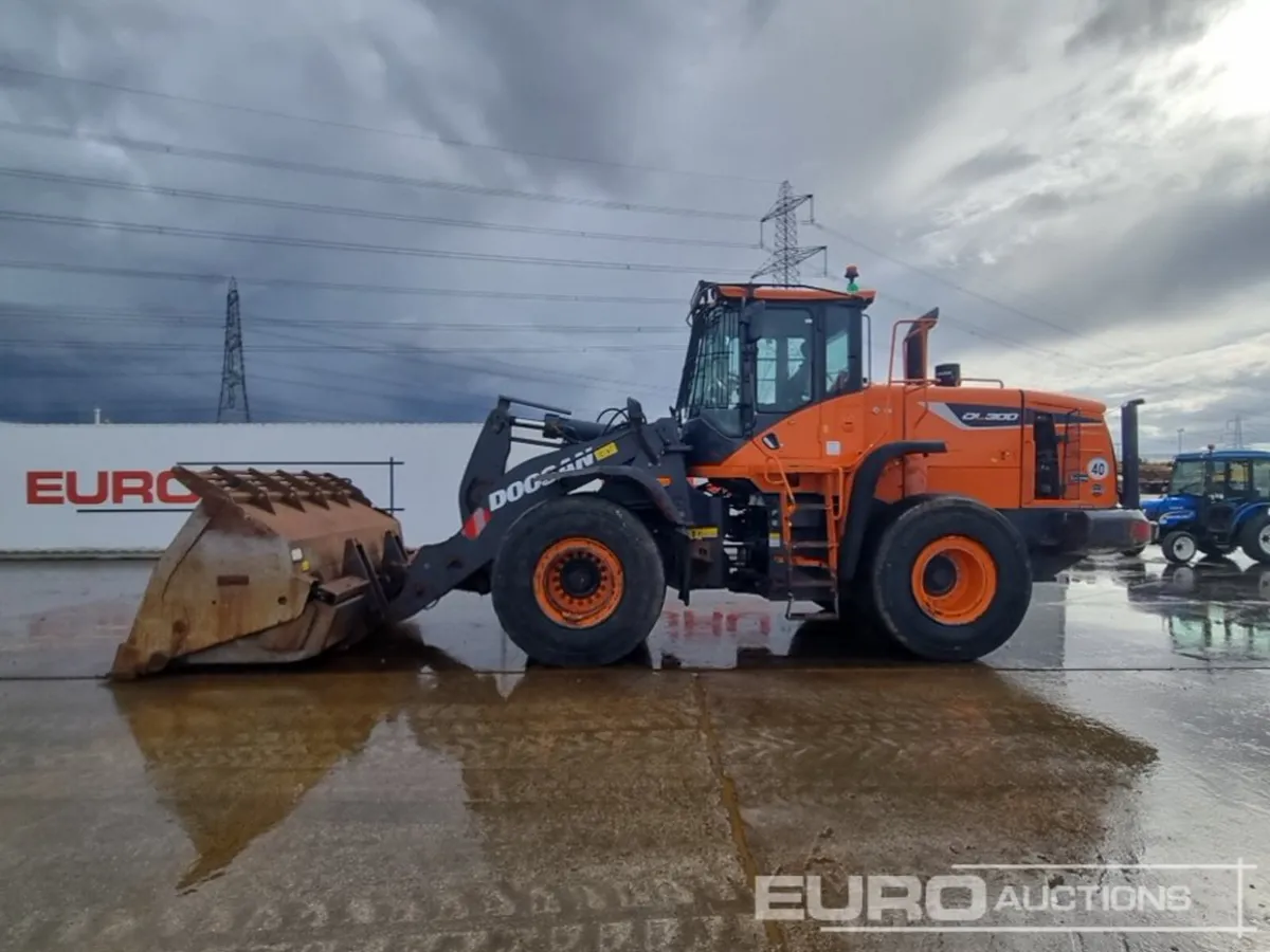2020 Doosan DL300-5 - Image 2