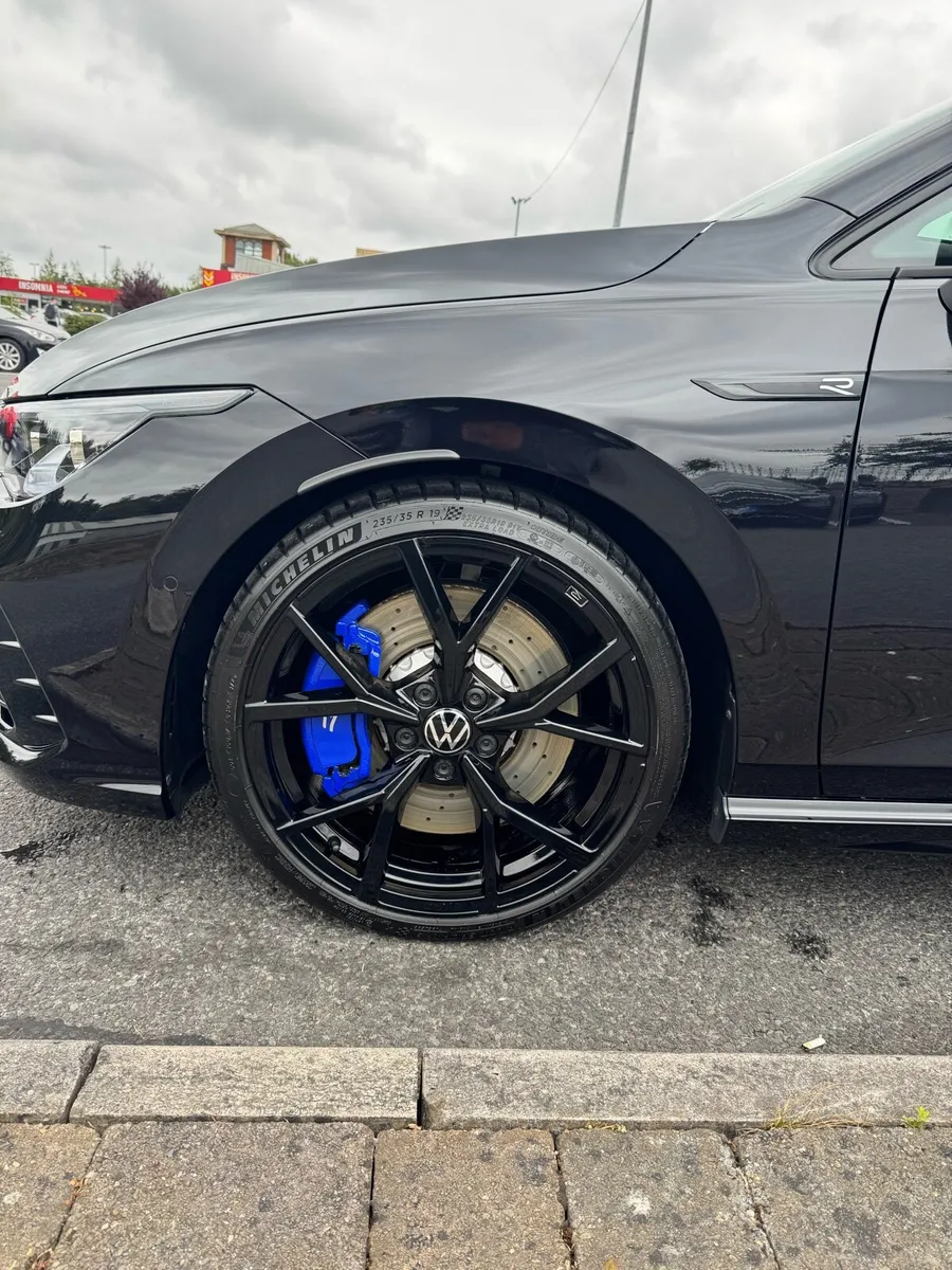 Genuine wheels &brand new tyres - Image 1