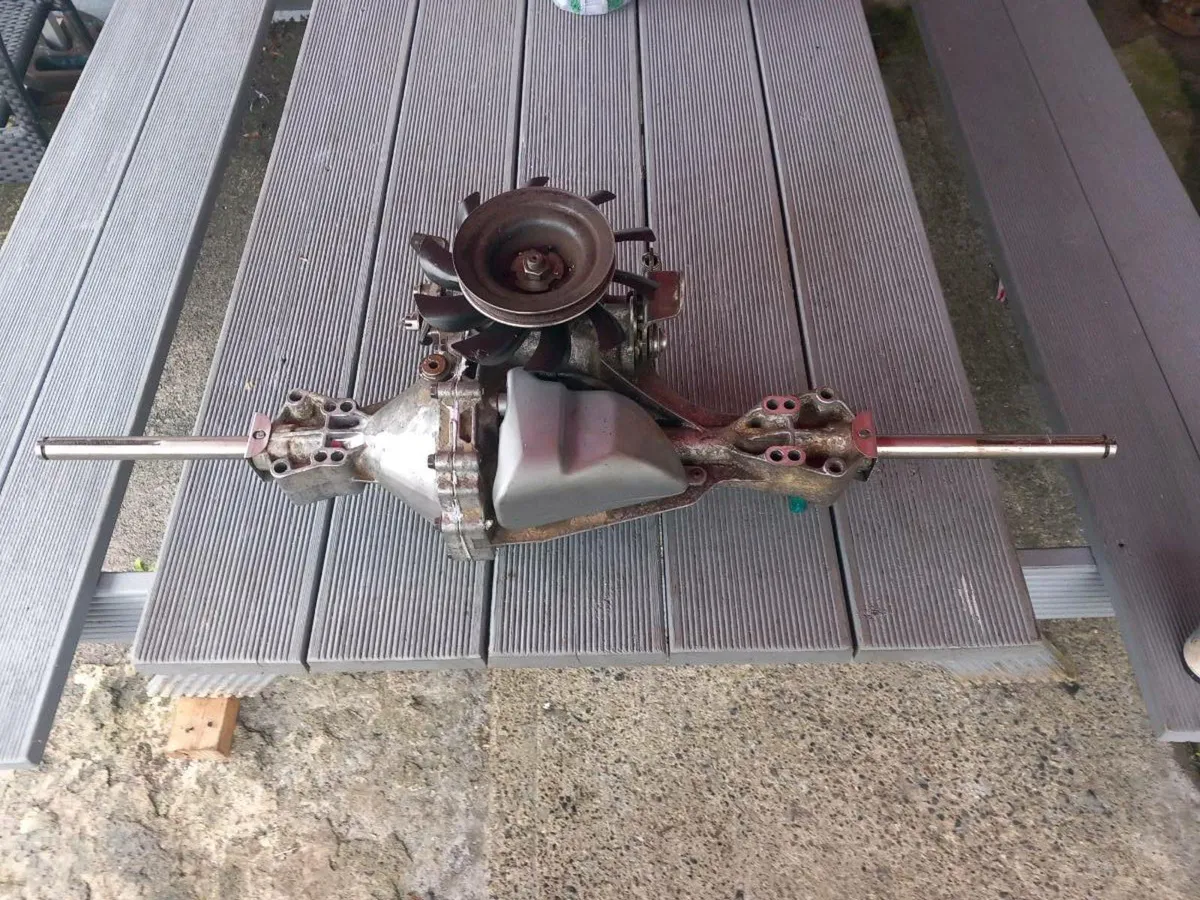 Hydro-gear hydrostatic T2 transmission for sale - Image 3