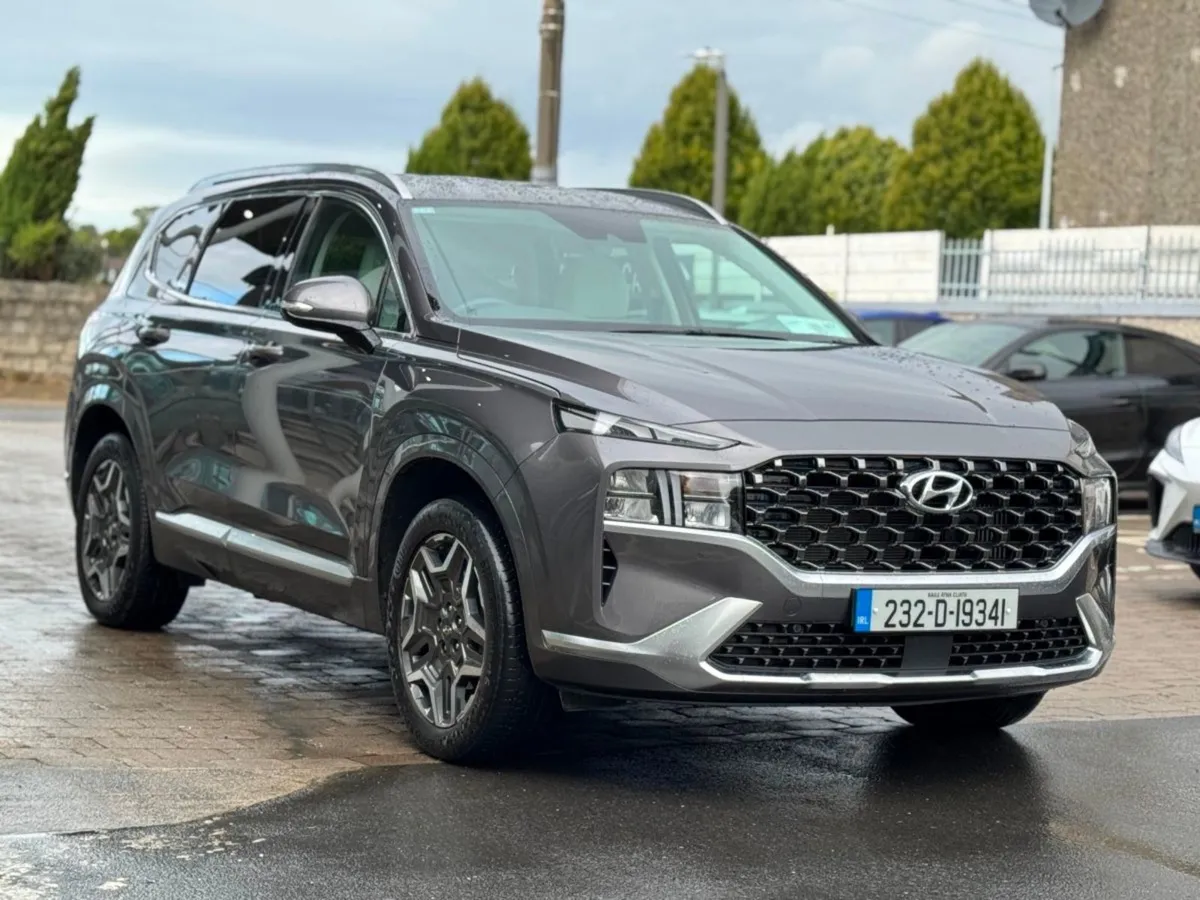 Hyundai Santa Fe 1.6 Phev 4WD Executive Plus Auto - Image 1