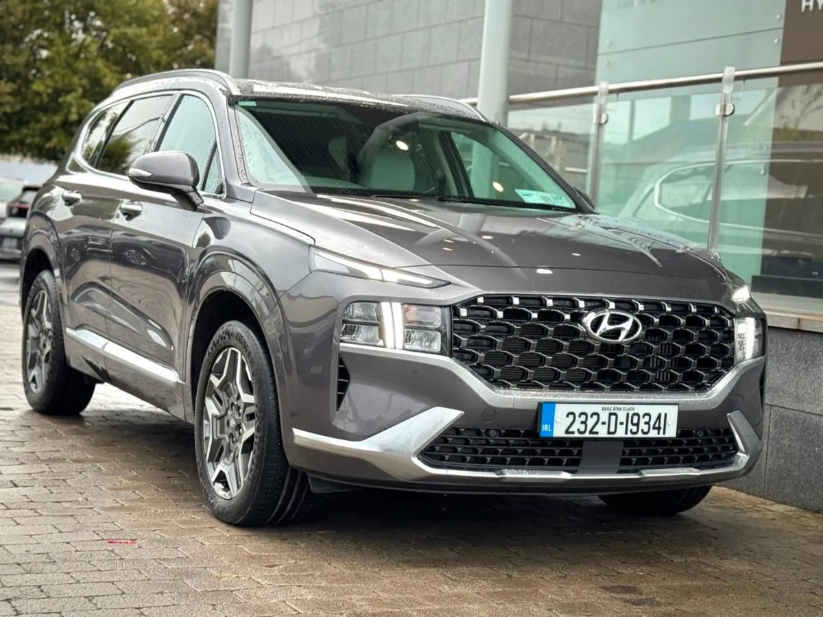 Hyundai Santa Fe 1.6 Phev 4WD Executive Plus Auto - Image 3