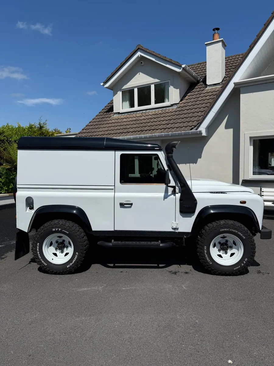 Land Rover Defender 2014 - Image 2