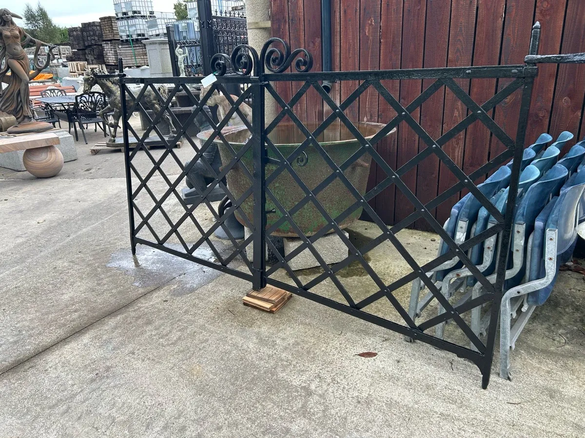 8ft  Lattice Railway Dublin Gates - Image 1