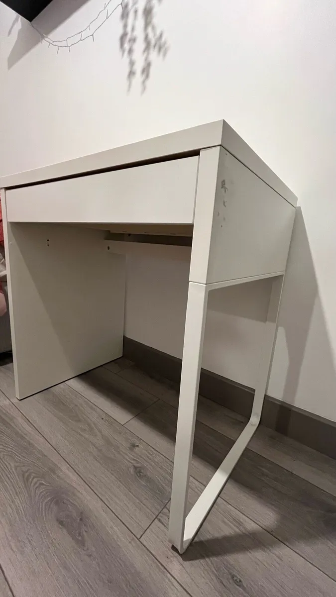Micke white desk - Image 3