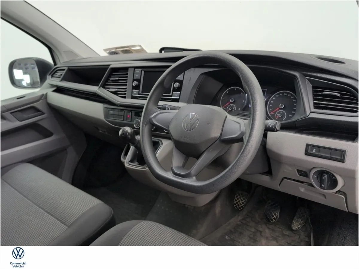 Volkswagen Transporter 30 VAN LWB TDI 150HP - Image 4