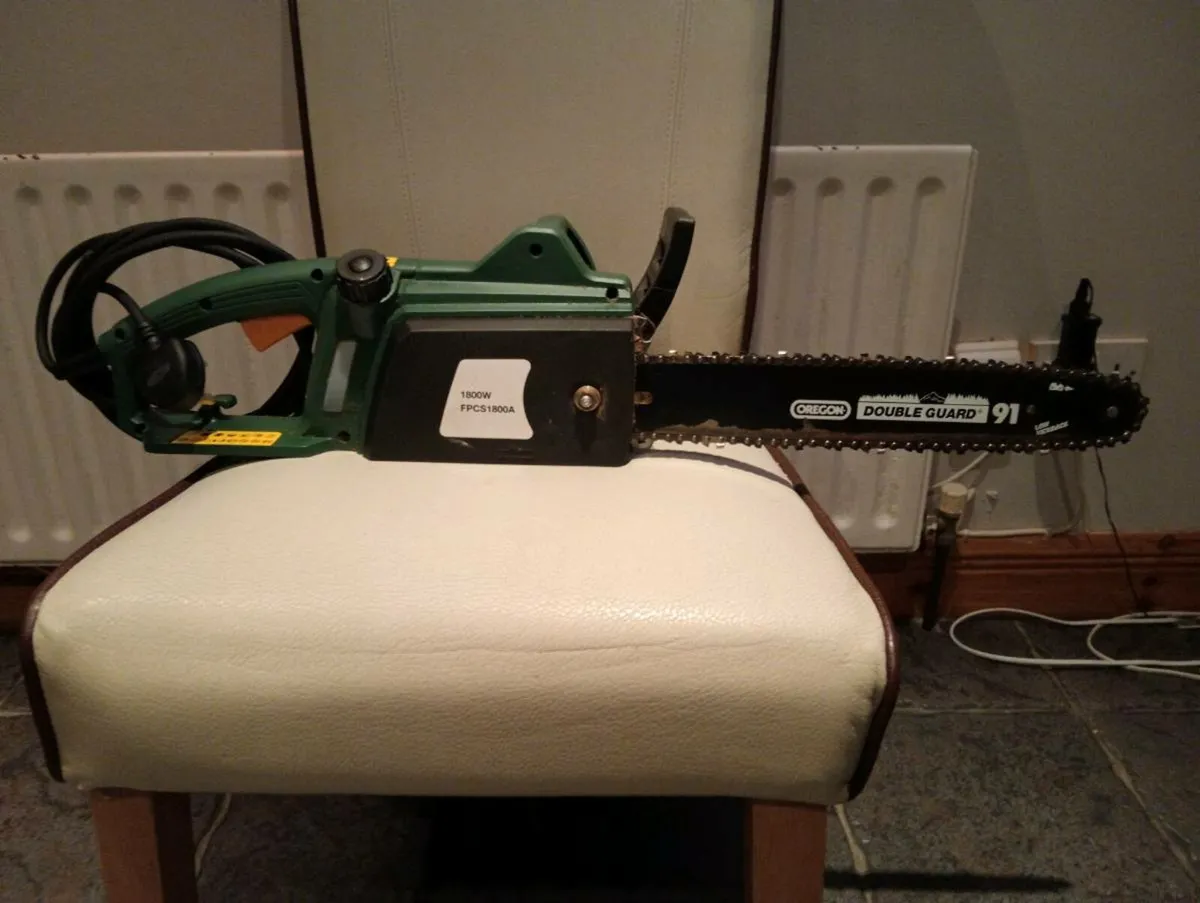 Electric chainsaw - Image 1