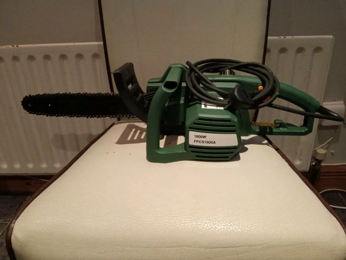 Electric chainsaw - Image 2
