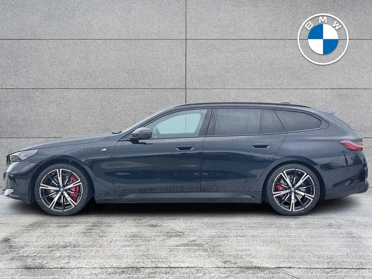 BMW i5 i5 Edrive40 M Sport Pro Touring - Image 3