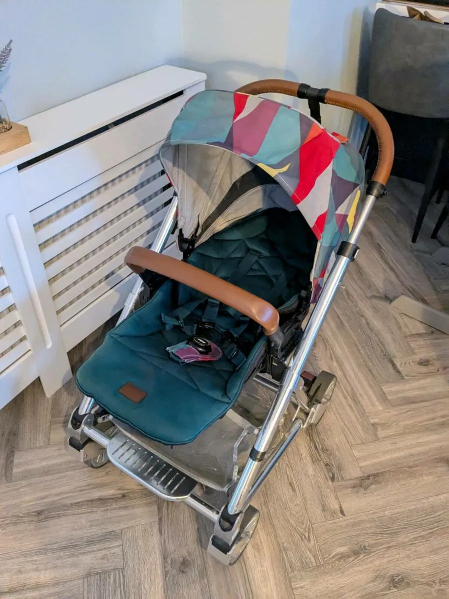 Mamas & Papas buggy with bassinet - Image 2