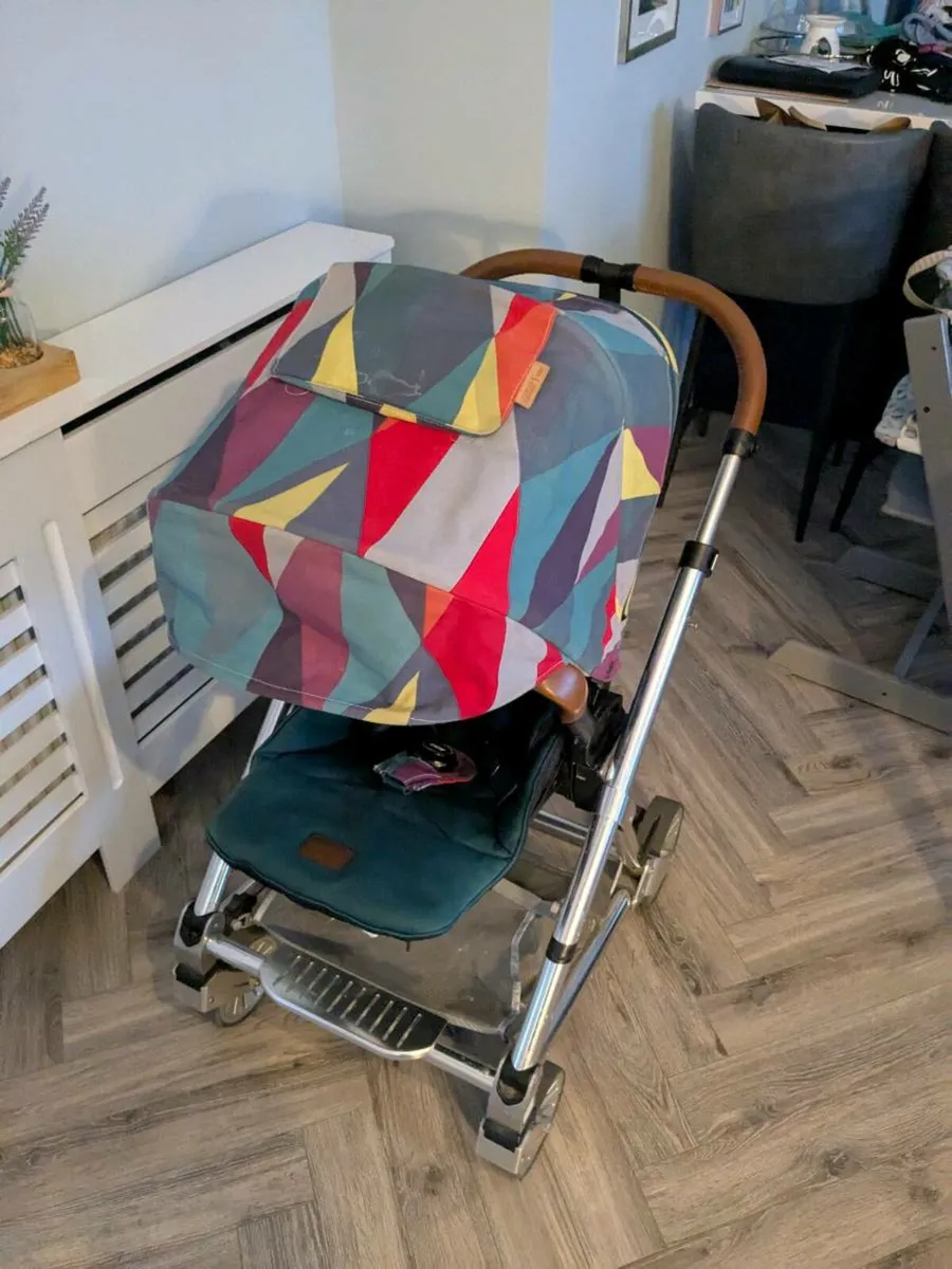 Mamas & Papas buggy with bassinet - Image 3