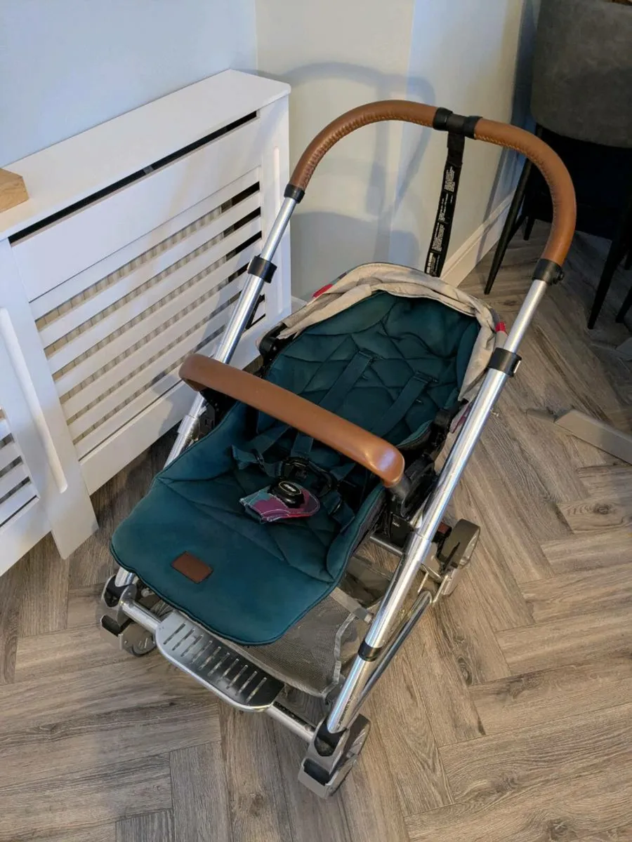 Mamas & Papas buggy with bassinet - Image 4