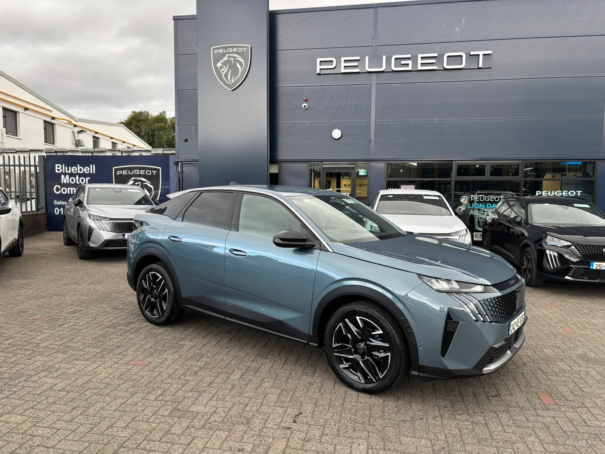 2024 Peugeot 3008 Allure Hybrid - Image 2