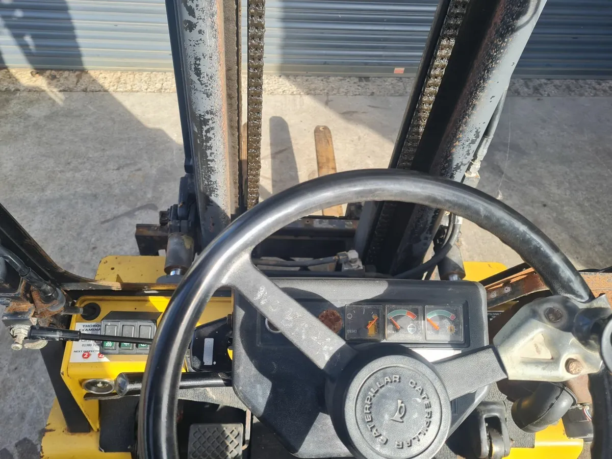 Cat forklift 4400 hours. - Image 4