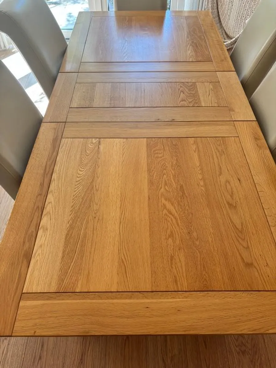Kitchen / dining table and 5 chairs - Image 2