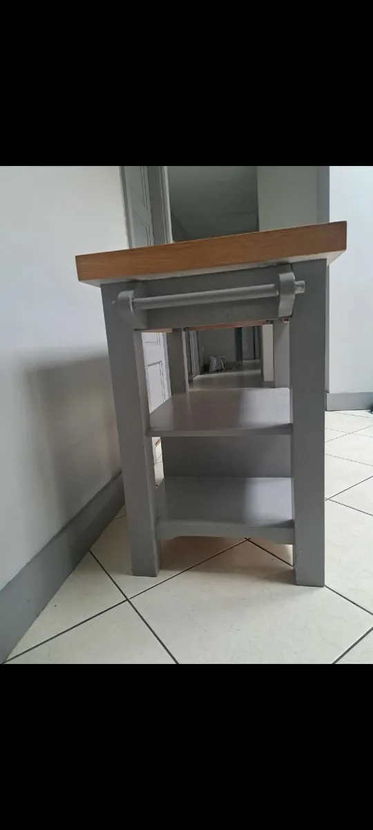 Kitchen Island - Image 3