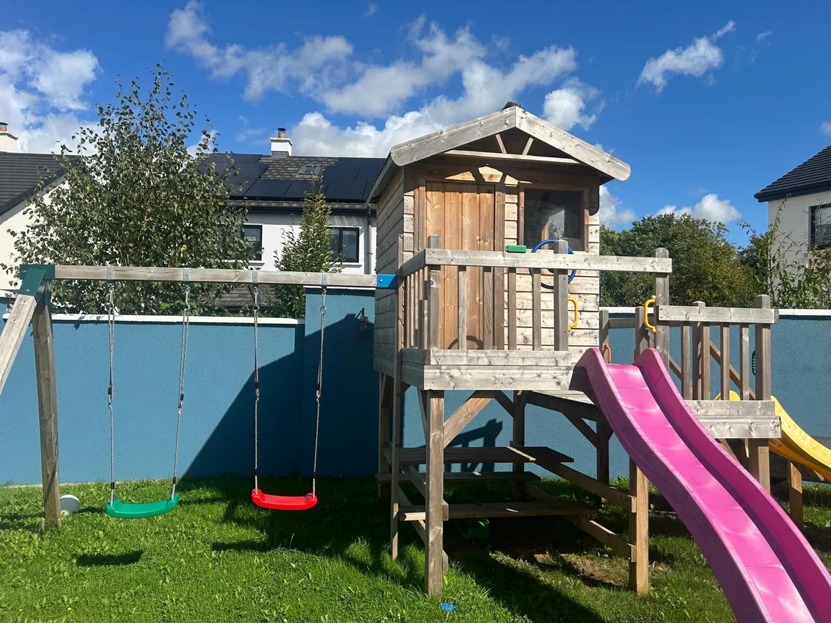 Kids play house - Image 1