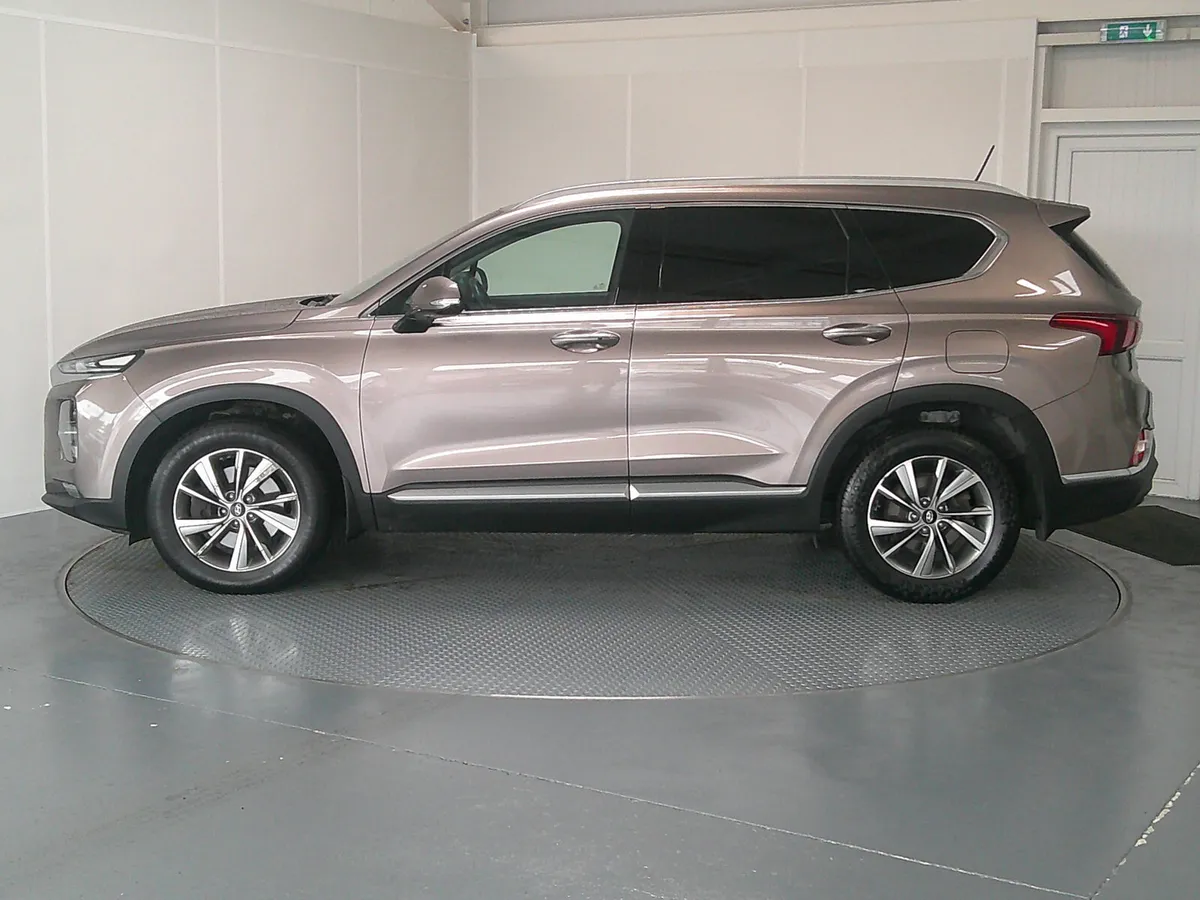Hyundai Santa Fe 2020 - Image 4