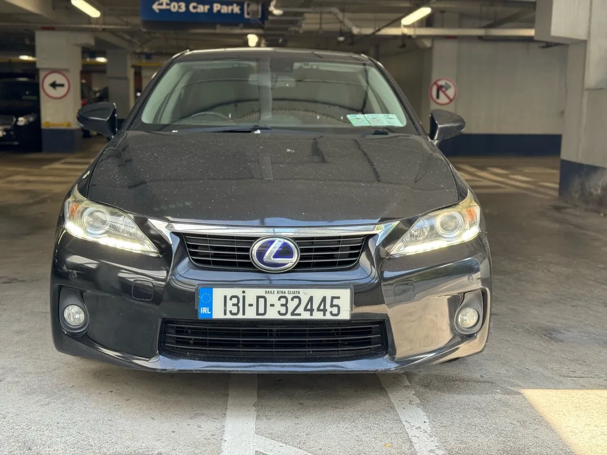 Lexus CT200h 2013 – Hybrid - Image 2