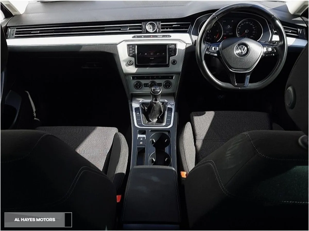 Volkswagen Passat  tiny Mileage comfortline 1.6 T - Image 2
