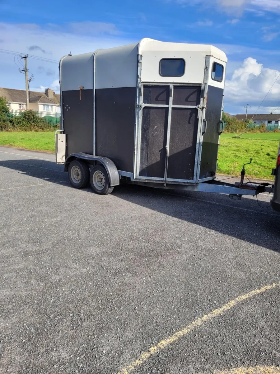 505 double horse box with aluminum floor - Image 1