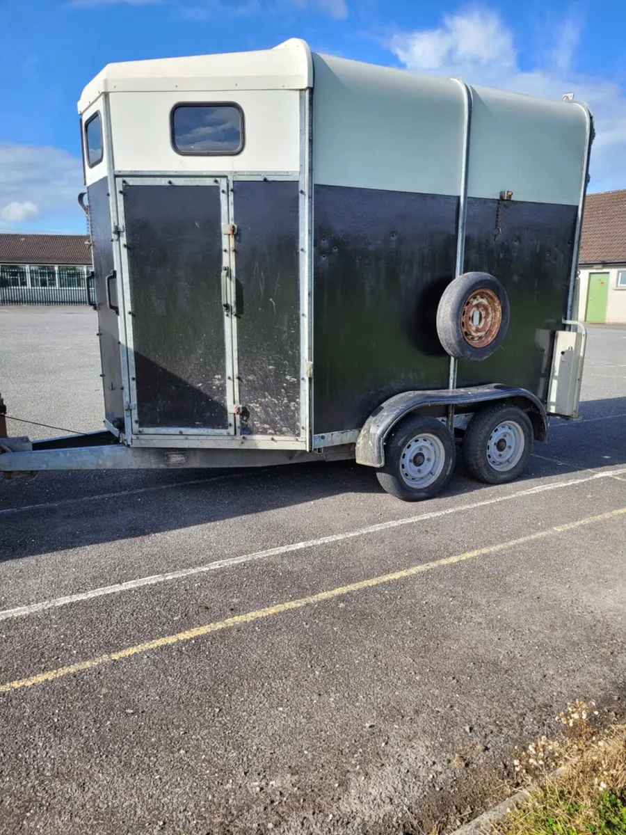 505 double horse box with aluminum floor - Image 2