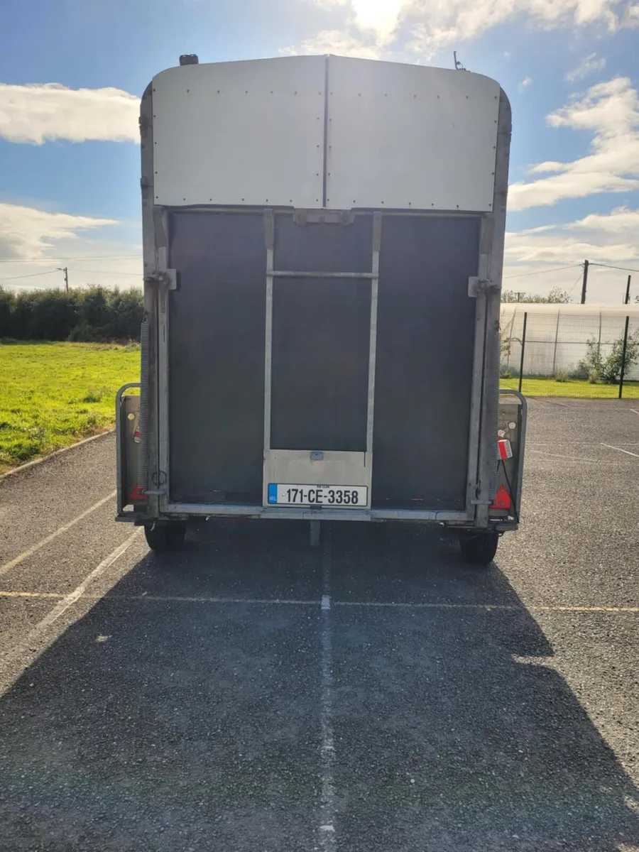 505 double horse box with aluminum floor - Image 3