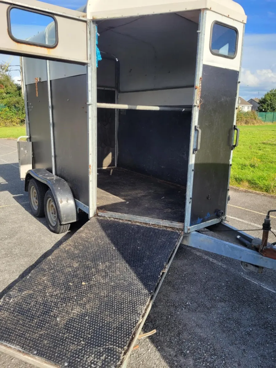 505 double horse box with aluminum floor - Image 4